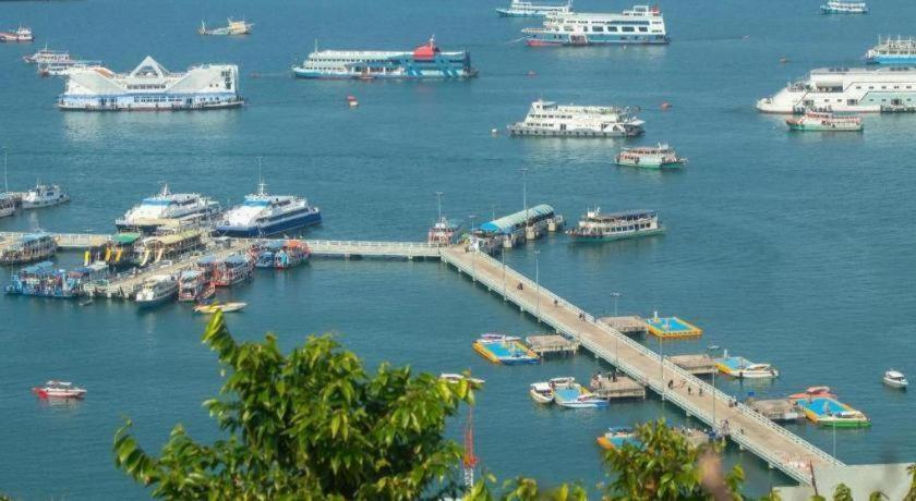 The Globe Hotel, Bar & Restaurant 3* Pattaya